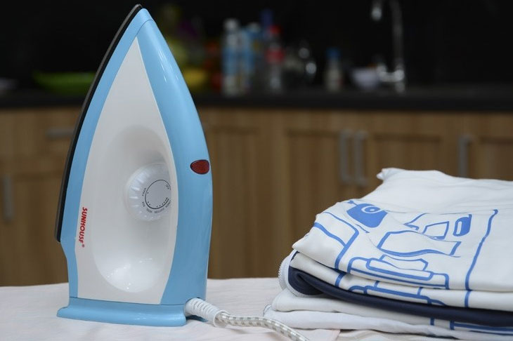 Bàn ủi khô và bàn ủi hơi nước – Nên mua sản phẩm nào thì tốt nhất?