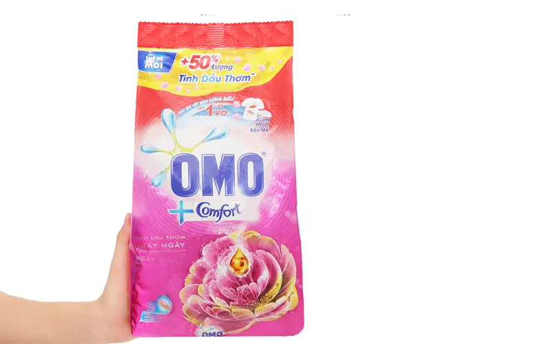 Bột giặt OMO COMFORT tinh dầu thơm ngất ngay hồng 2.7KG