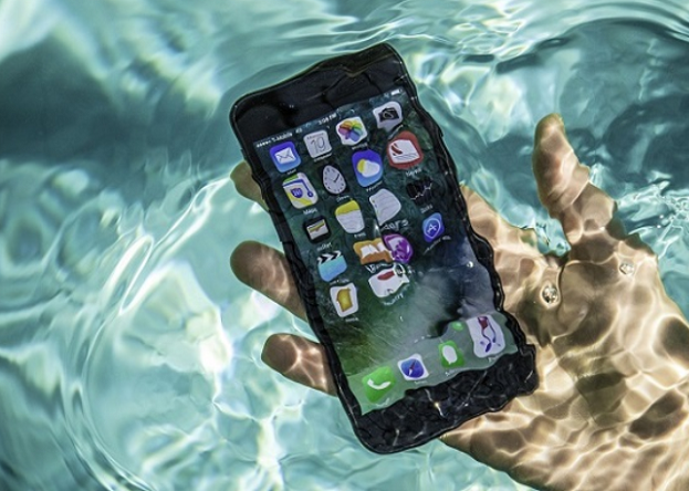 Phải làm gì khi iPhone của bạn rơi xuống nước? - Siêu Thị Điện Máy Thiên Nam Hòa
