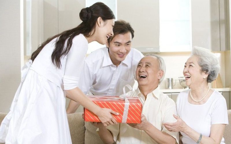 quà tặng ba mẹ