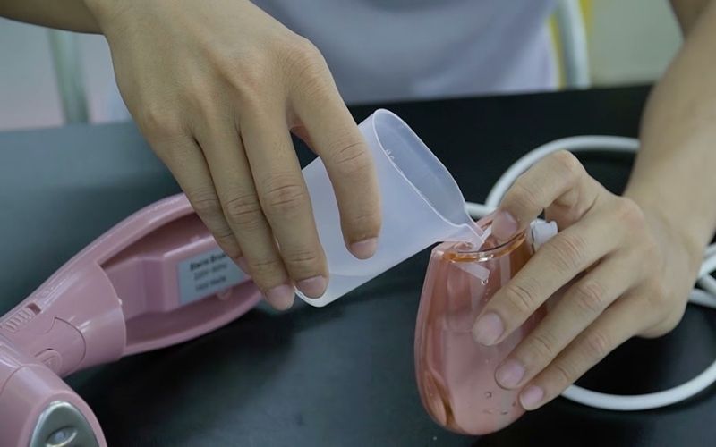 bàn ủi hơi nước