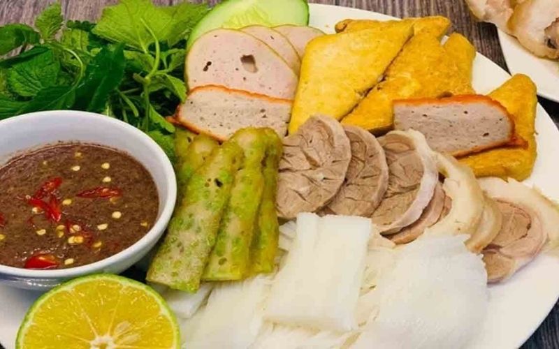 bún đậu mắm tôm thơm nứt mũi