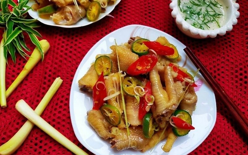 Cách làm chân gà sả tắc thơm ngon tại nhà