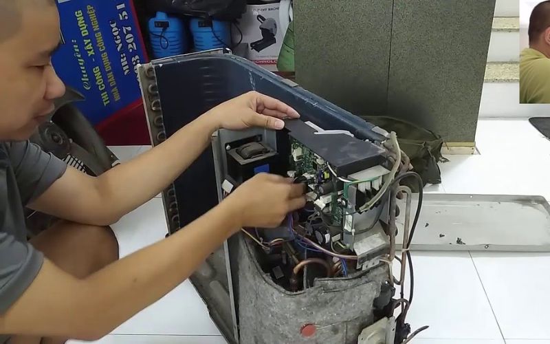 diều hòa Daikin báo lỗi U4