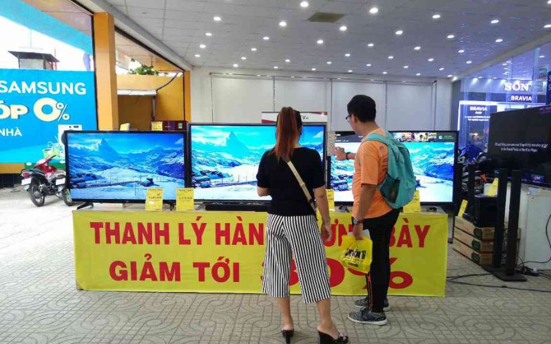 hàng trưng bày