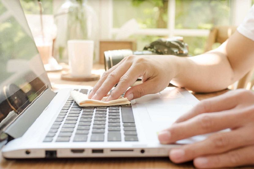 Bạn đã biết cách vệ sinh laptop đúng cách sạch bong ngay tại nhà chưa?