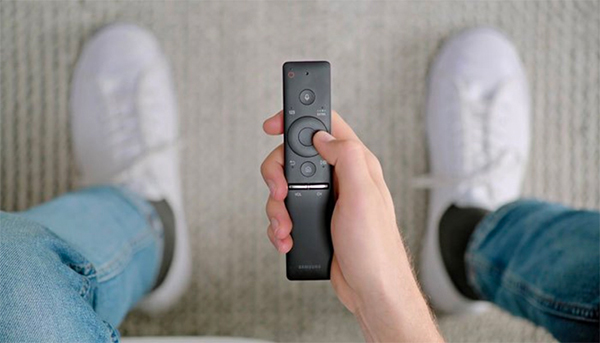 Remote thông minh hỗ trợ tìm kiếm giọng nói