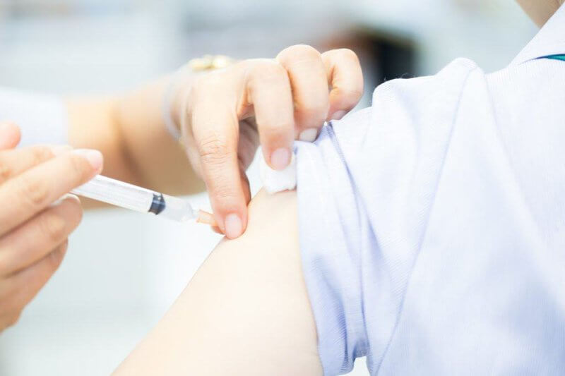 Những triệu chứng lưu ý sau khi tiêm vacxin covid