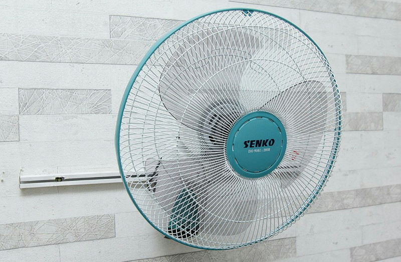 Quạt treo tường Senko TR828