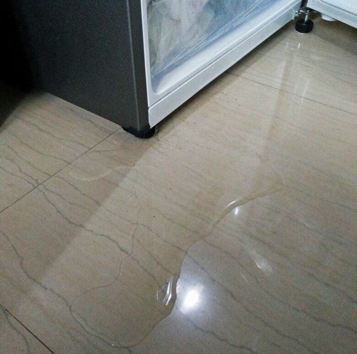 Tủ lạnh bị chảy nước – Nên làm gì để khắc phục?