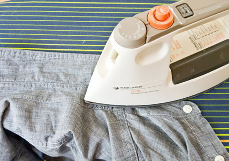 Hướng dẫn cách ủi phẳng áo sơ mi nhanh chóng mà hiệu quả bất ngờ