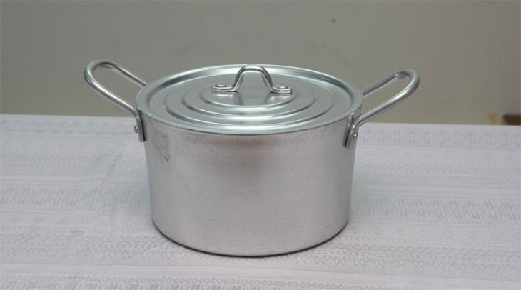 Các bà nội trợ nên sử dụng nồi nhôm hay nồi inox để chế biến thức ăn với bếp gas?