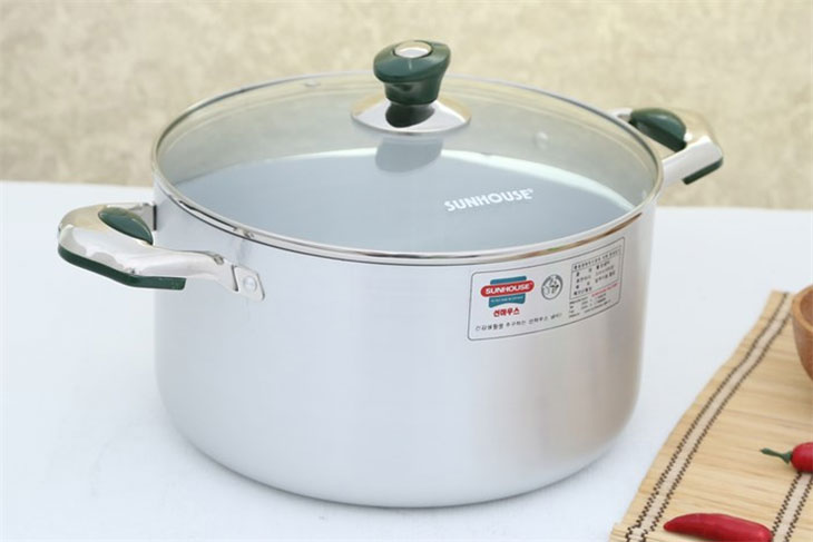 Các bà nội trợ nên sử dụng nồi nhôm hay nồi inox để chế biến thức ăn với bếp gas?