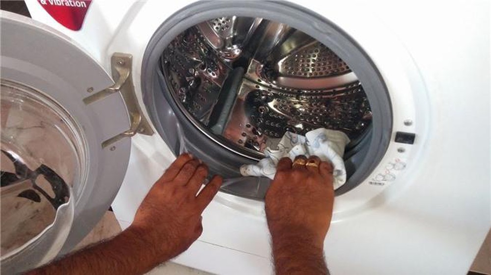 Cách sử dụng máy giặt rất đơn giản khiến quần áo thơm tho dễ chịu