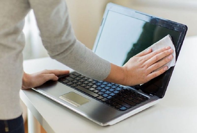 ve-sinh-laptop-tai-nha3